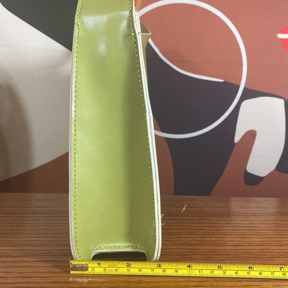 Lime Green hand bag… Perfect for Spring and Summer, casual or dress it up - Picture 4 of 8